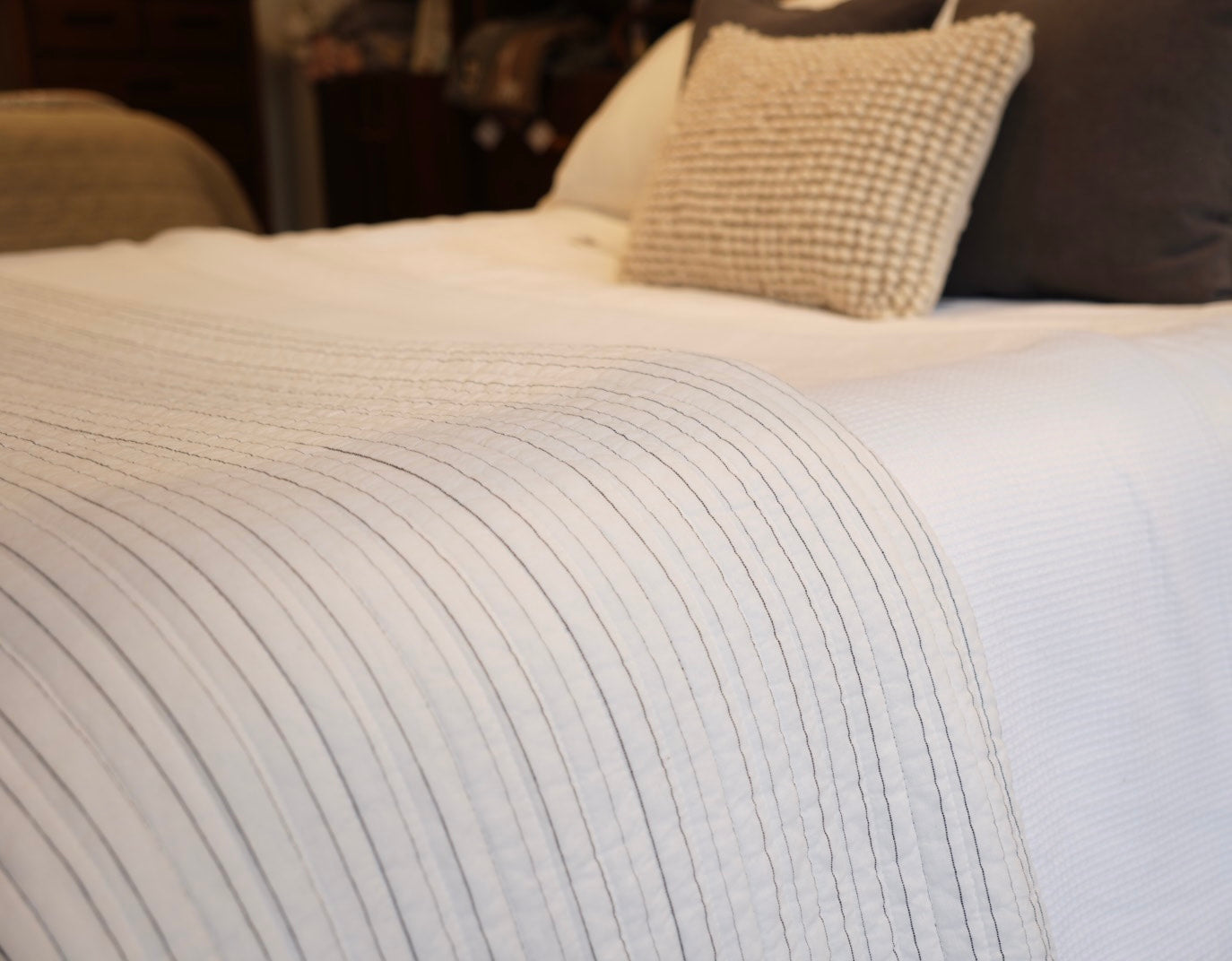 COREY STRIPED QUILT