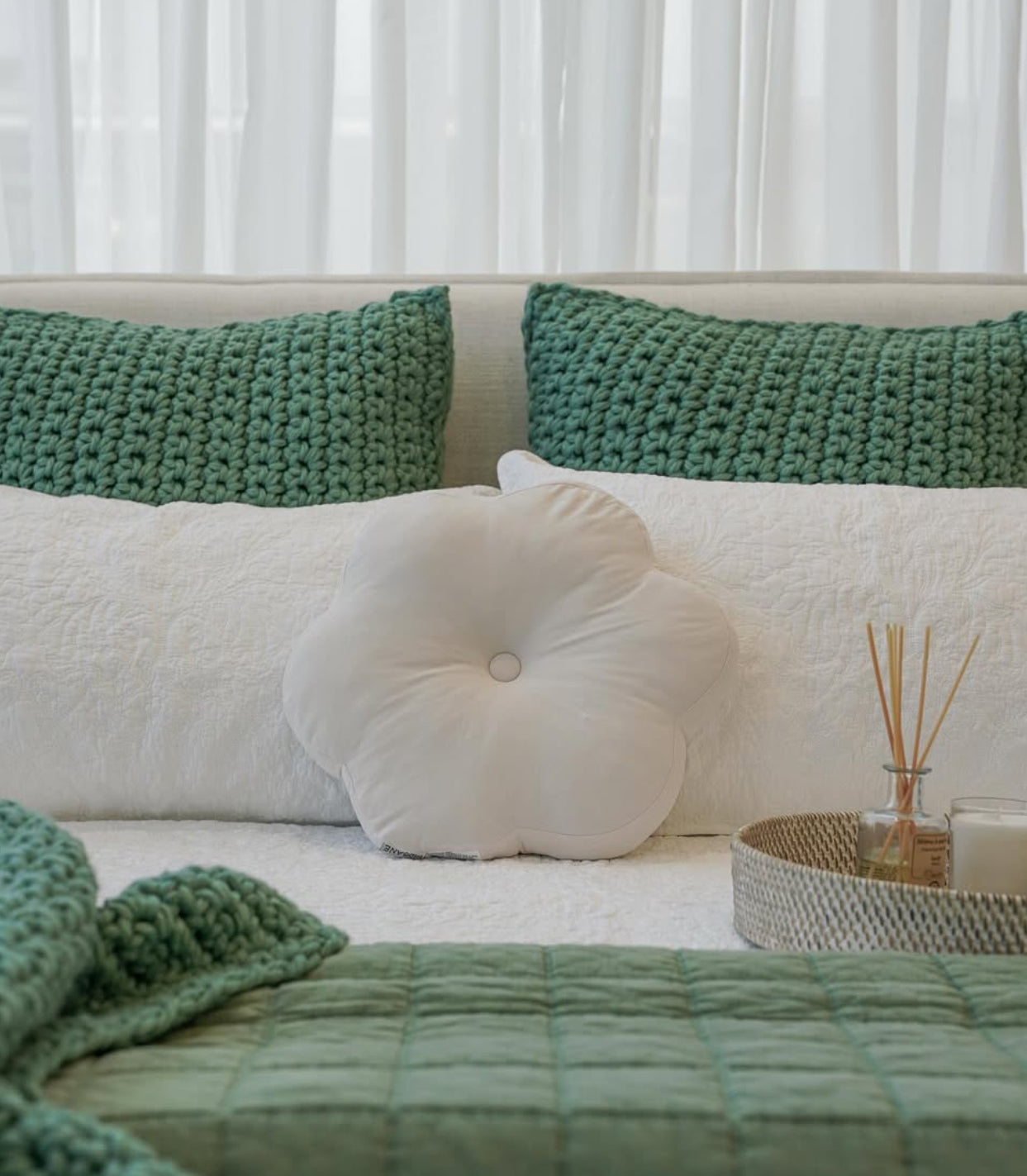 GREEN STITCHED QUILT