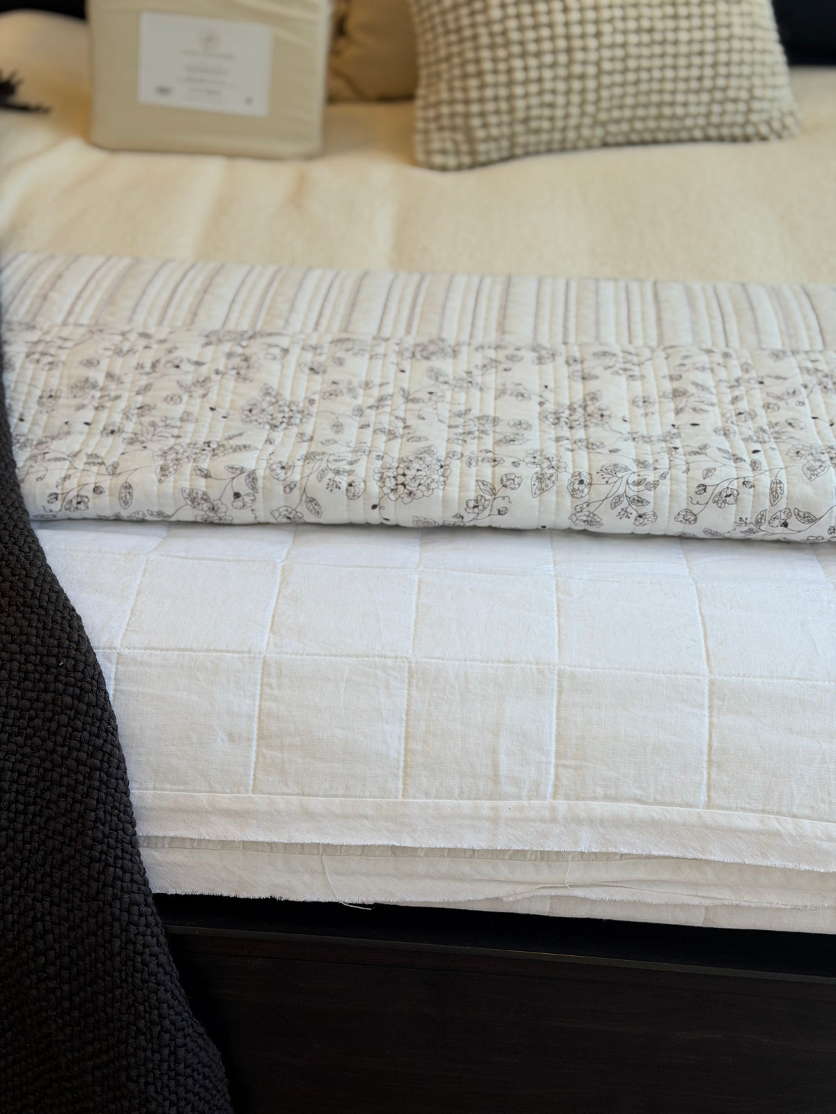 CHOCOLATE BROWN FLORAL QUILT CAMPAGNE