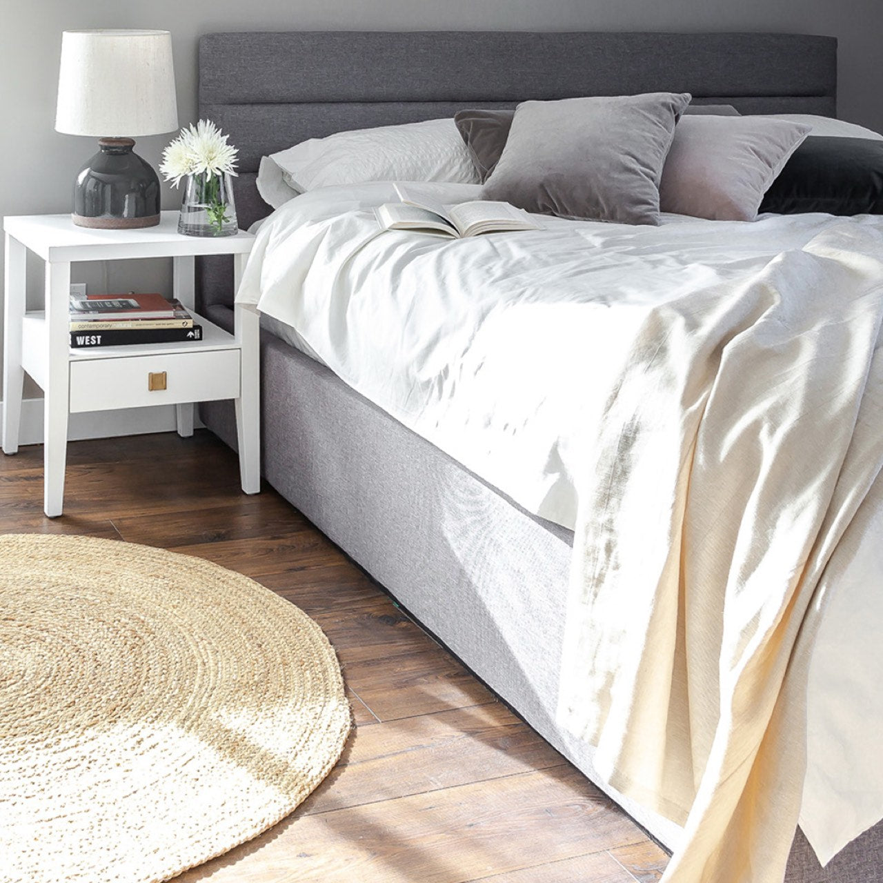 Justin King Storage Bed - Greige