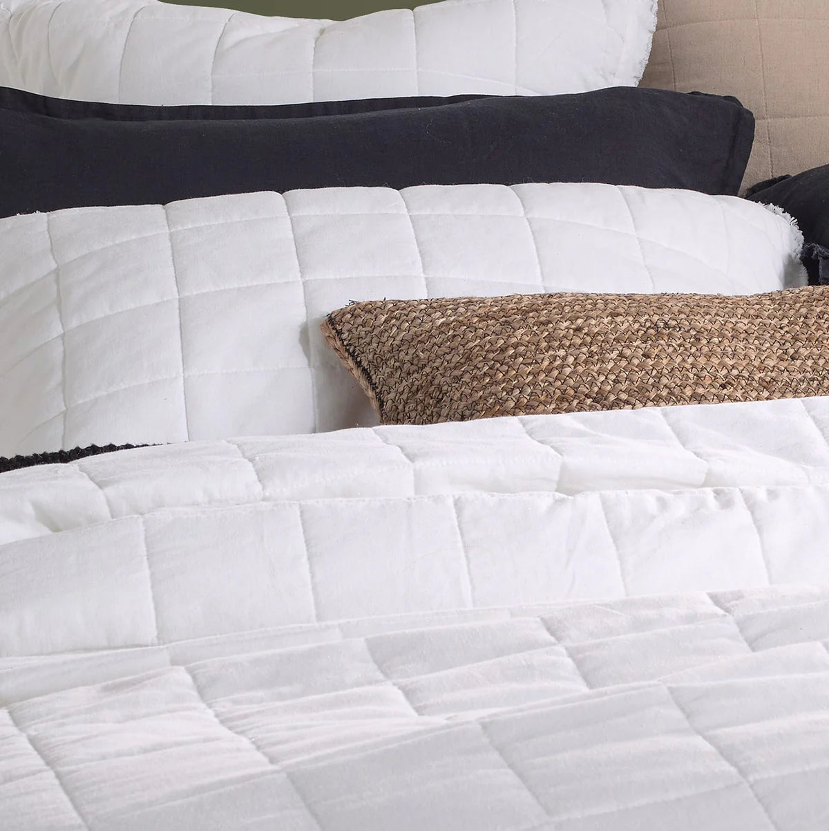 POKE WHITE QUILTED LINEN COVERLET