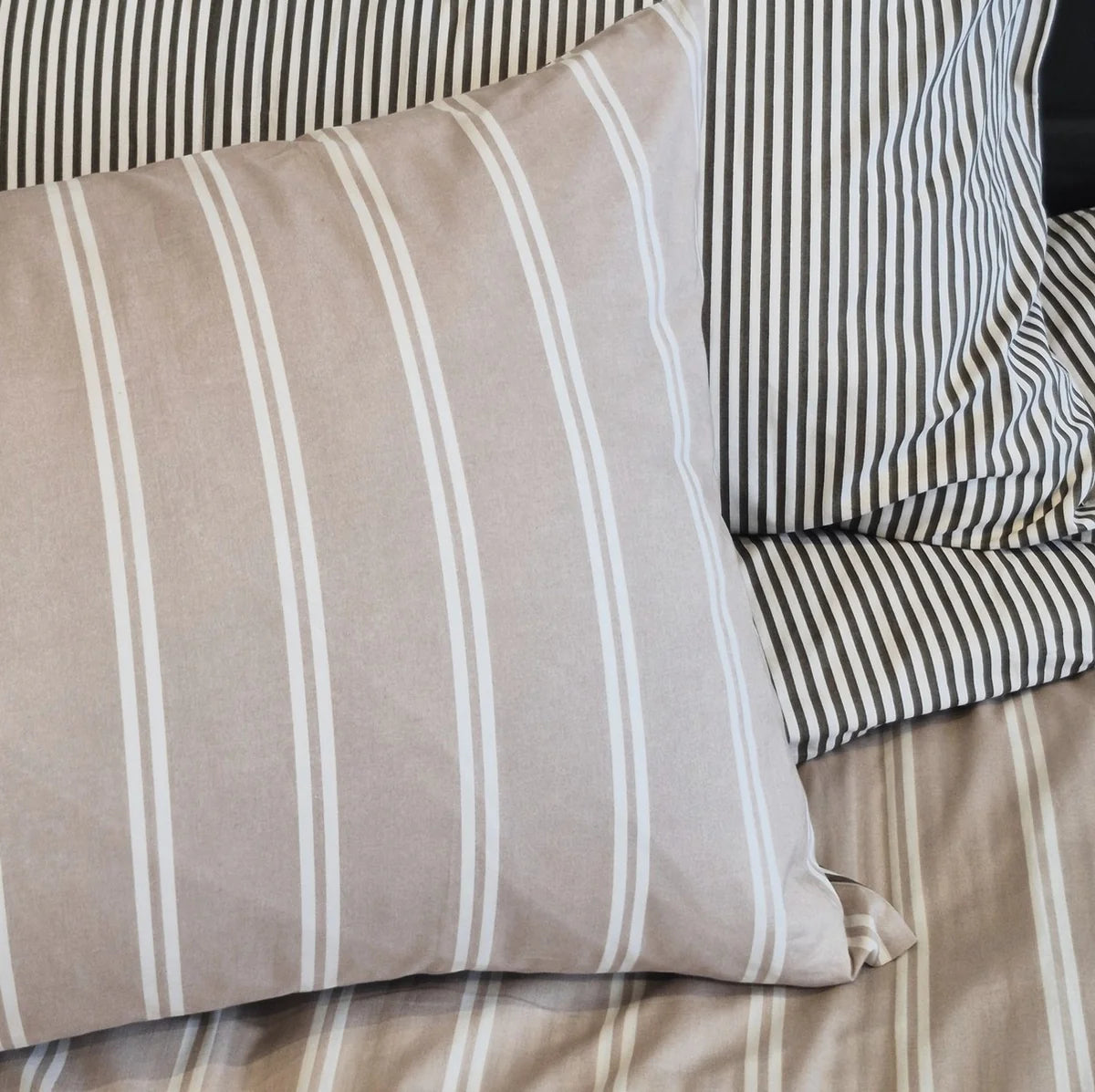 MARTINI OLIVE AND NATURAL STRIPED DUVET COVER SET