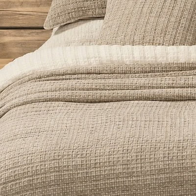 SPIRIT TAUPE WAFFLE COTTON QUILT