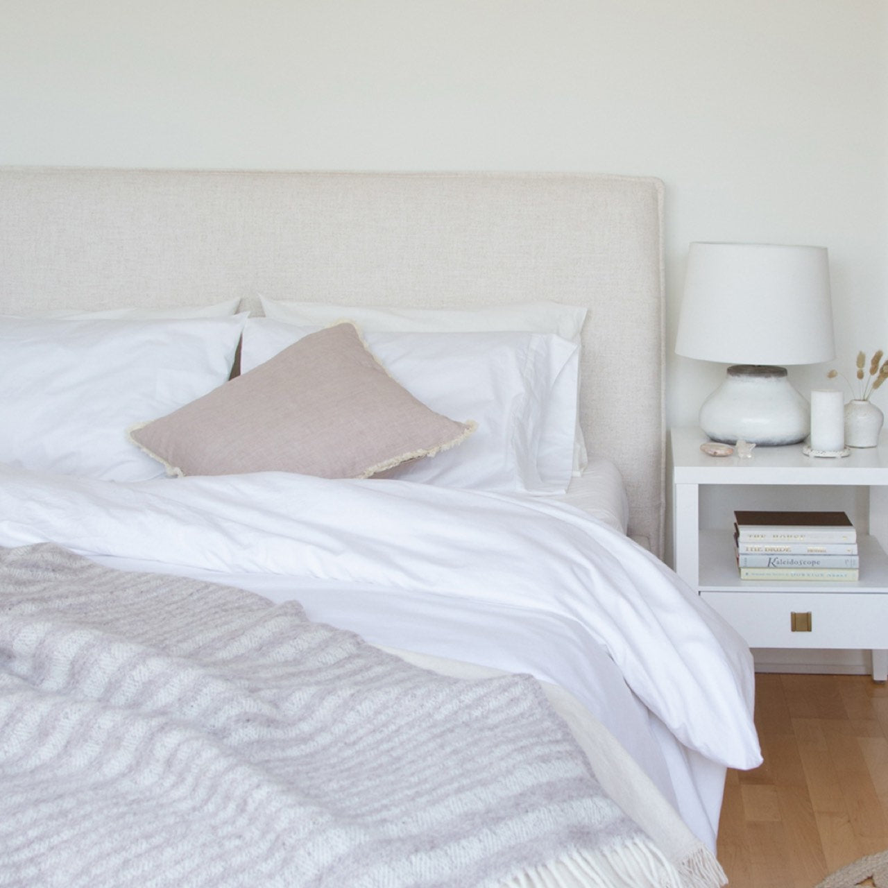 Julia Storage Bed - Cream - Queen